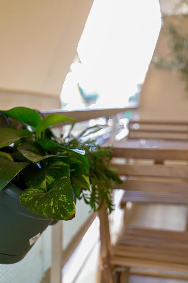 Newly Renovated Apartment 7 Min Walk From Acropolis Athens Exterior photo