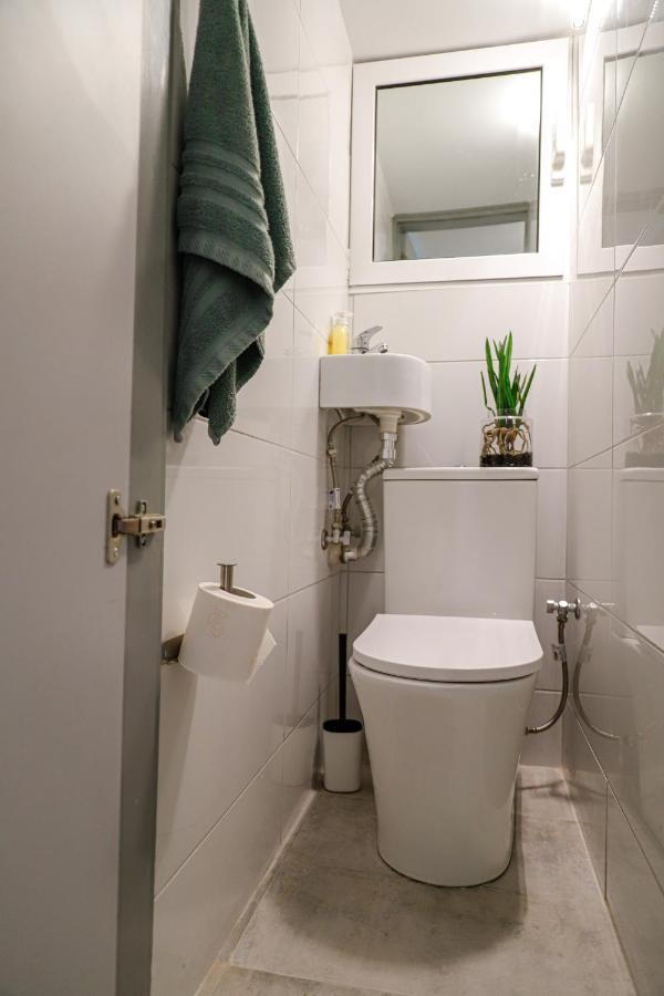Newly Renovated Apartment 7 Min Walk From Acropolis Athens Exterior photo